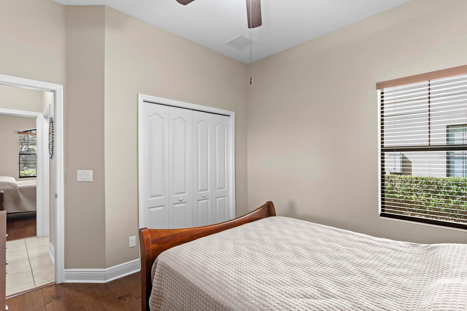 Listing photo id 32 for 2833 Calvano Drive