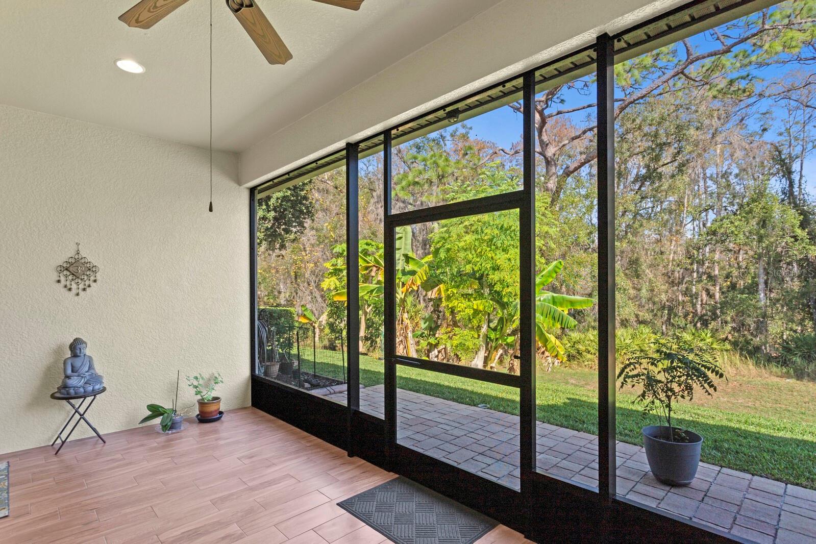 Listing photo id 4 for 2833 Calvano Drive