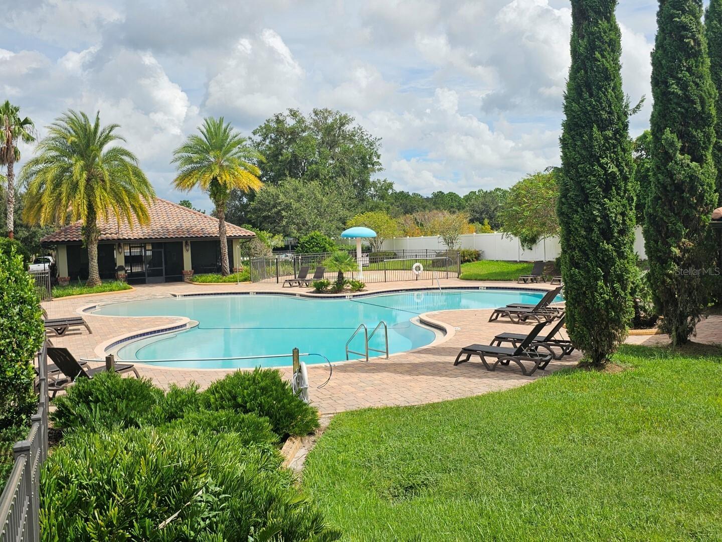 Listing photo id 64 for 2833 Calvano Drive