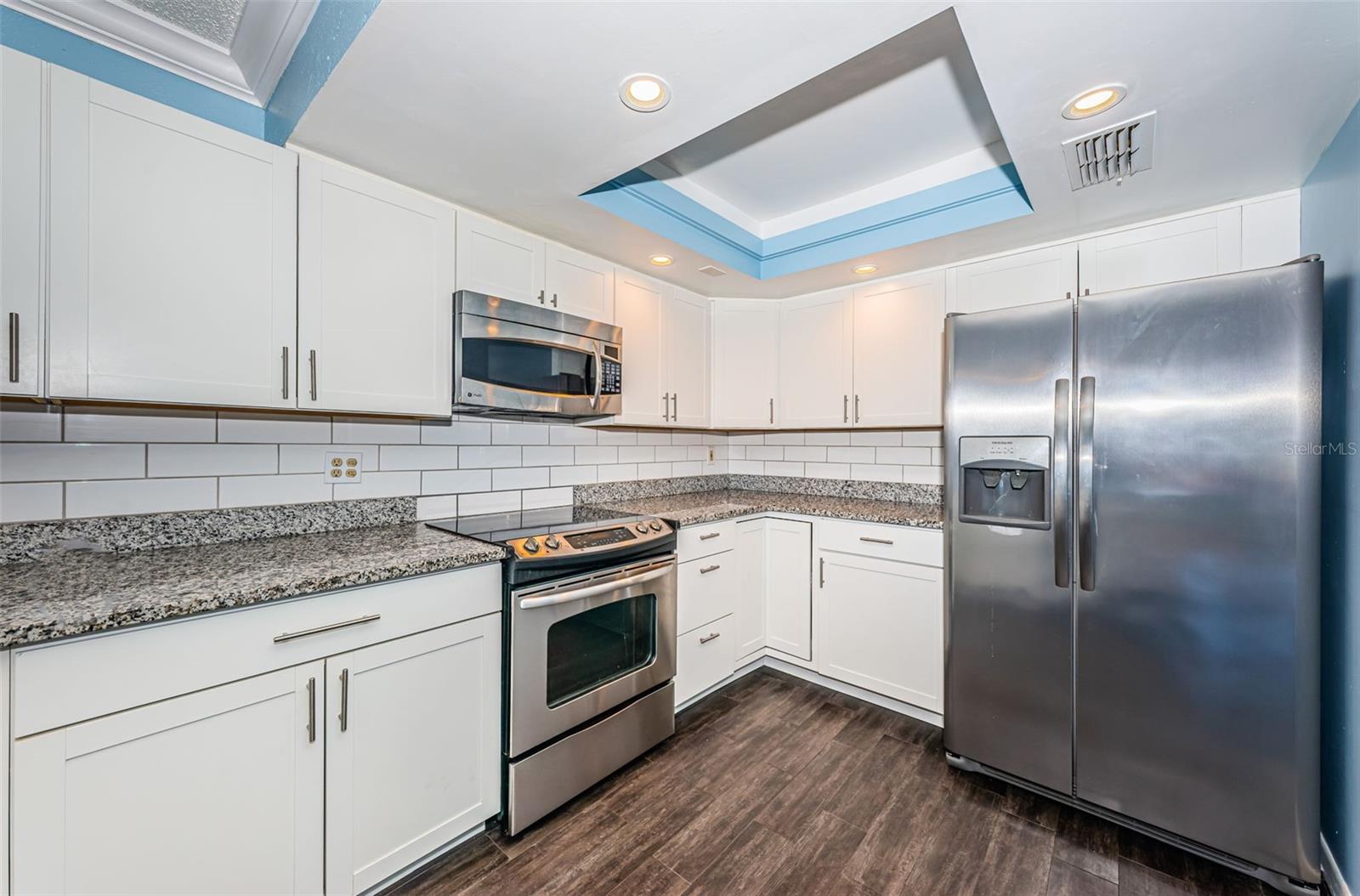 Image 13 of 84 For 200 Meres Boulevard 21