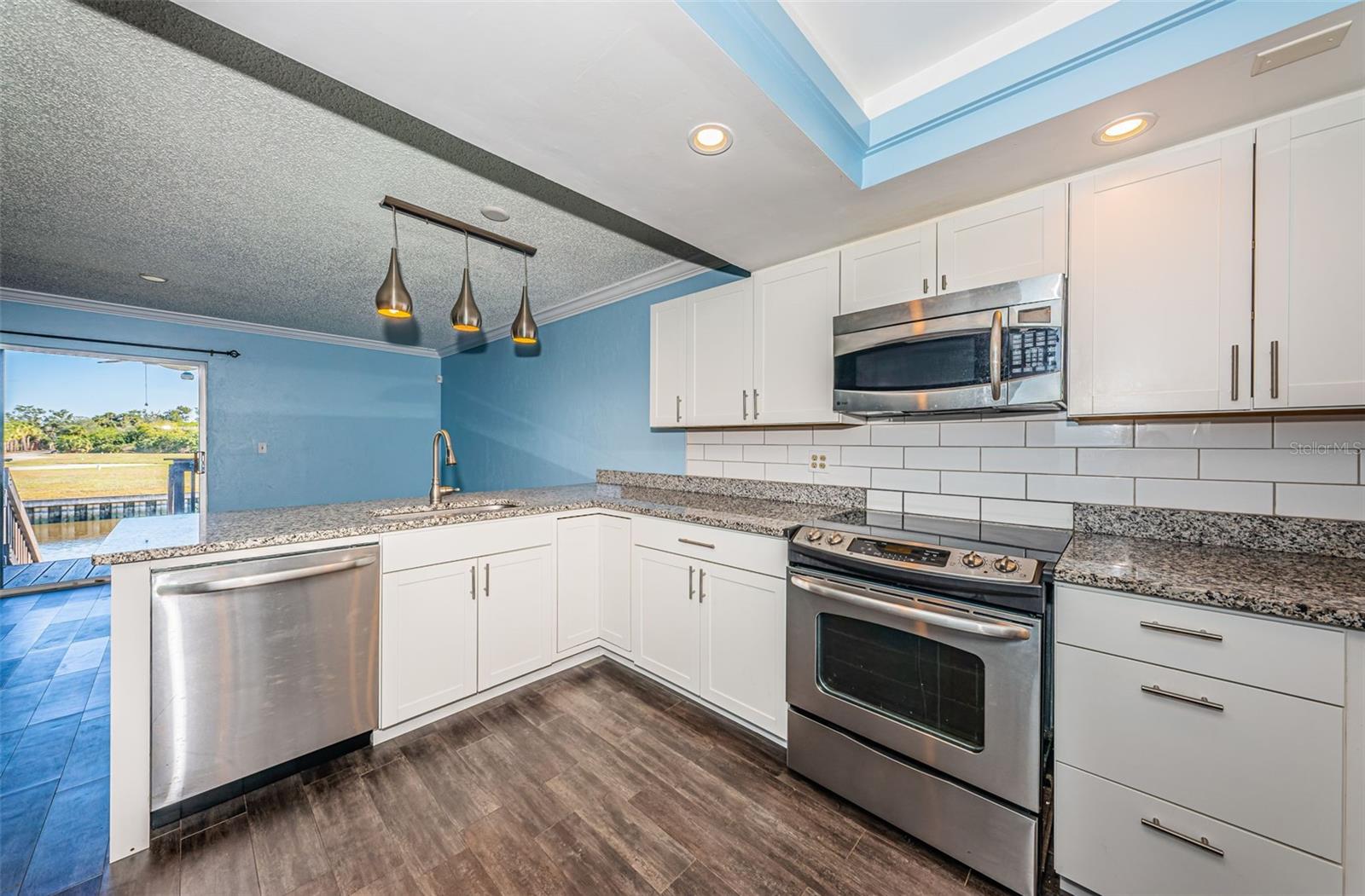 Image 14 of 84 For 200 Meres Boulevard 21