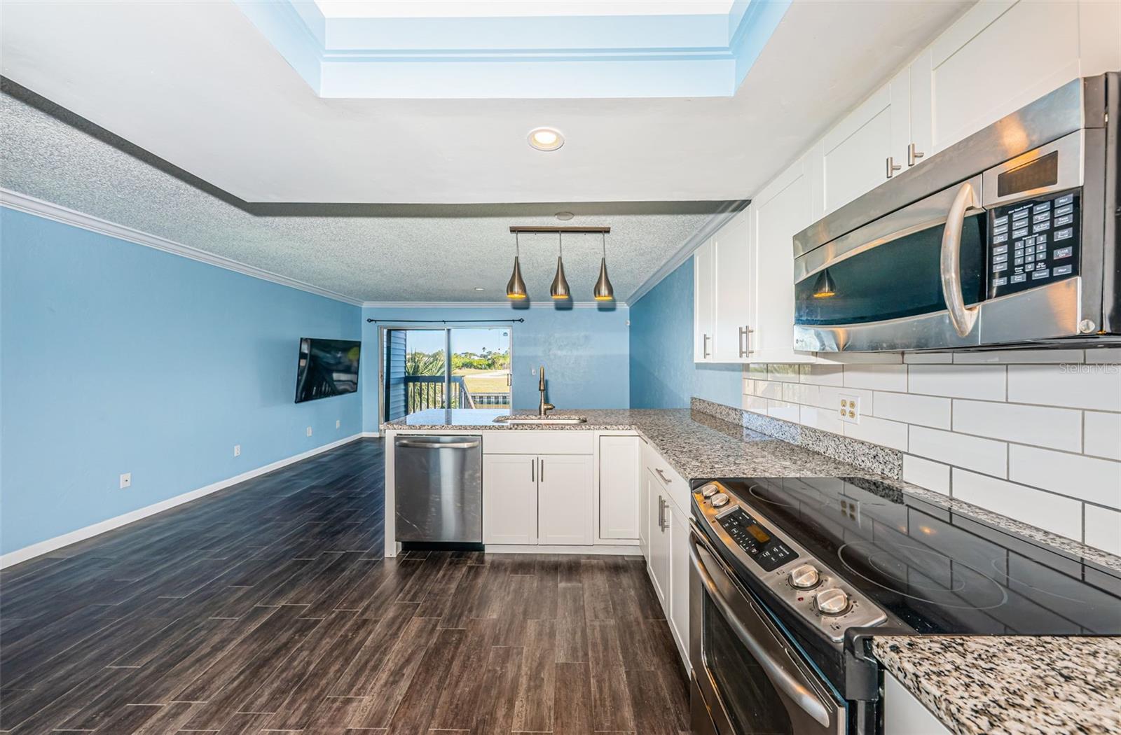 Image 16 of 84 For 200 Meres Boulevard 21