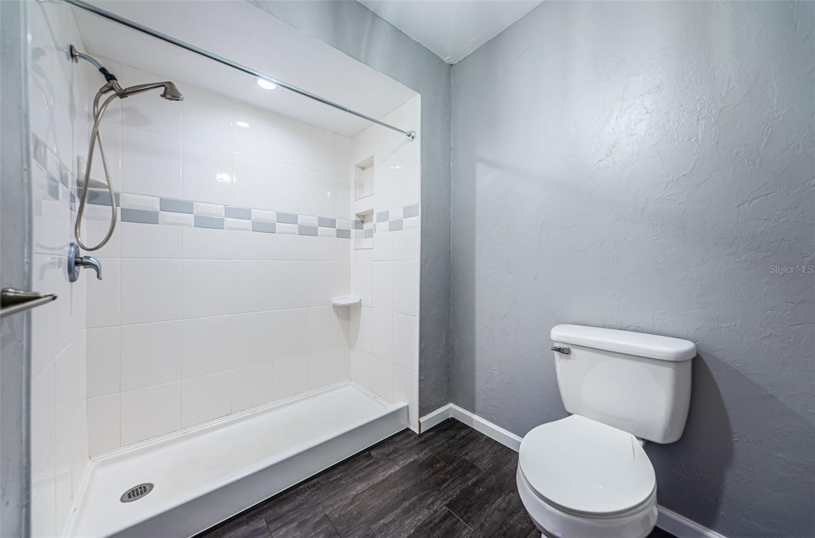 Image 26 of 84 For 200 Meres Boulevard 21