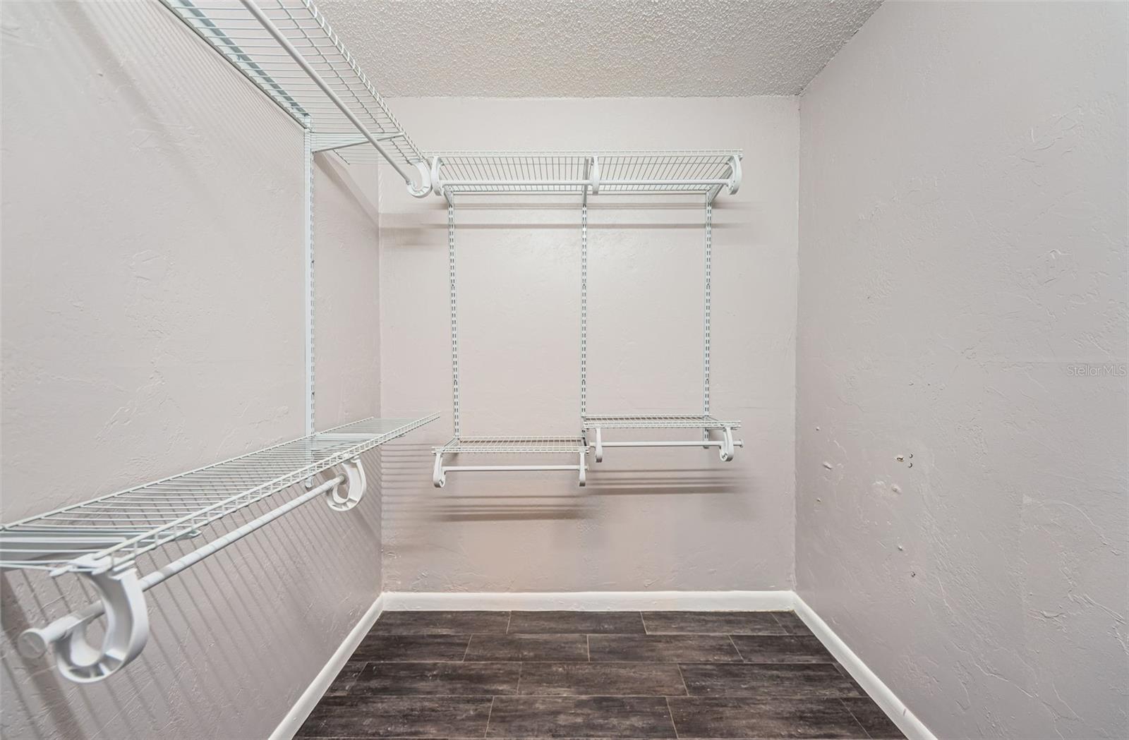 Image 28 of 84 For 200 Meres Boulevard 21