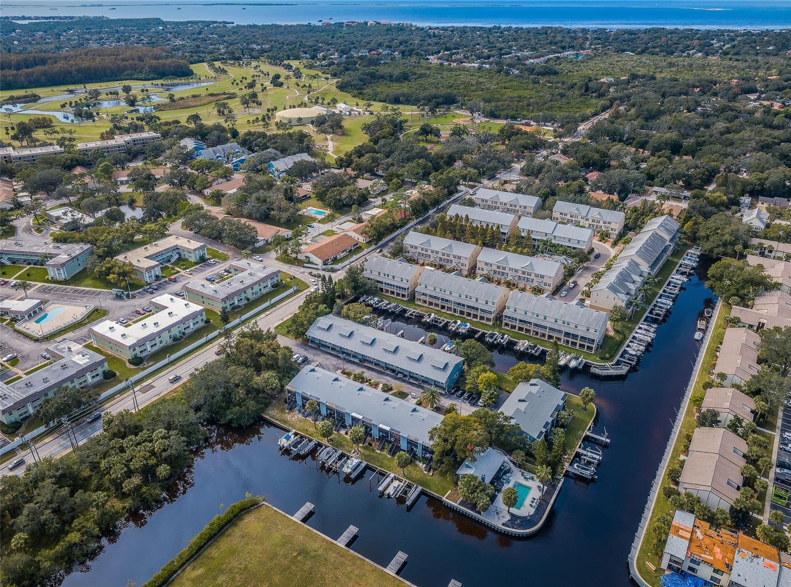 Image 45 of 84 For 200 Meres Boulevard 21