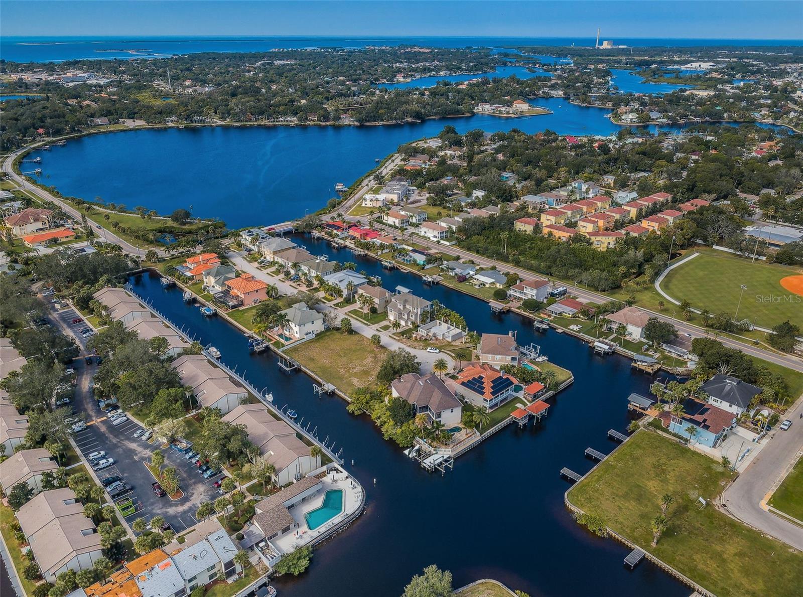 Image 49 of 84 For 200 Meres Boulevard 21