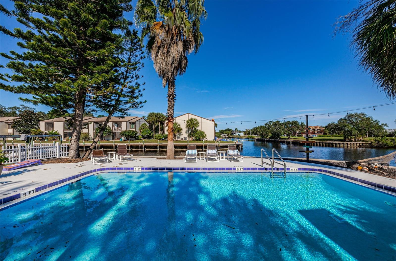 Image 50 of 84 For 200 Meres Boulevard 21