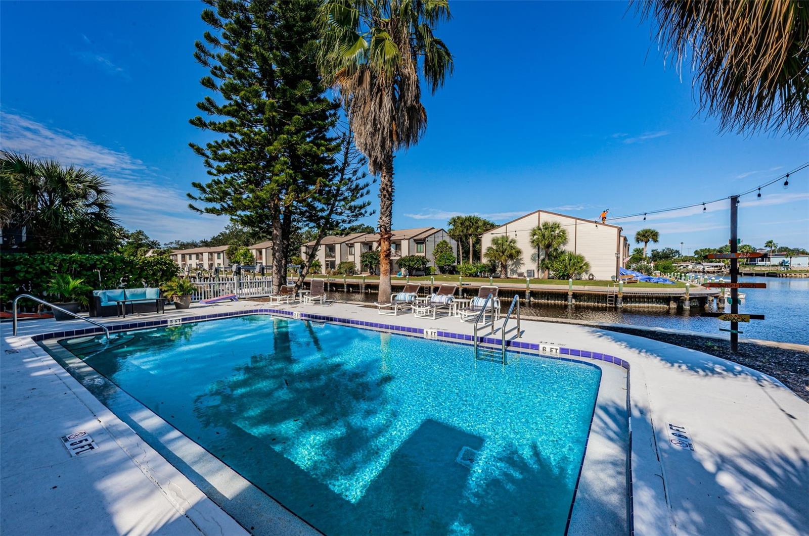 Image 51 of 84 For 200 Meres Boulevard 21