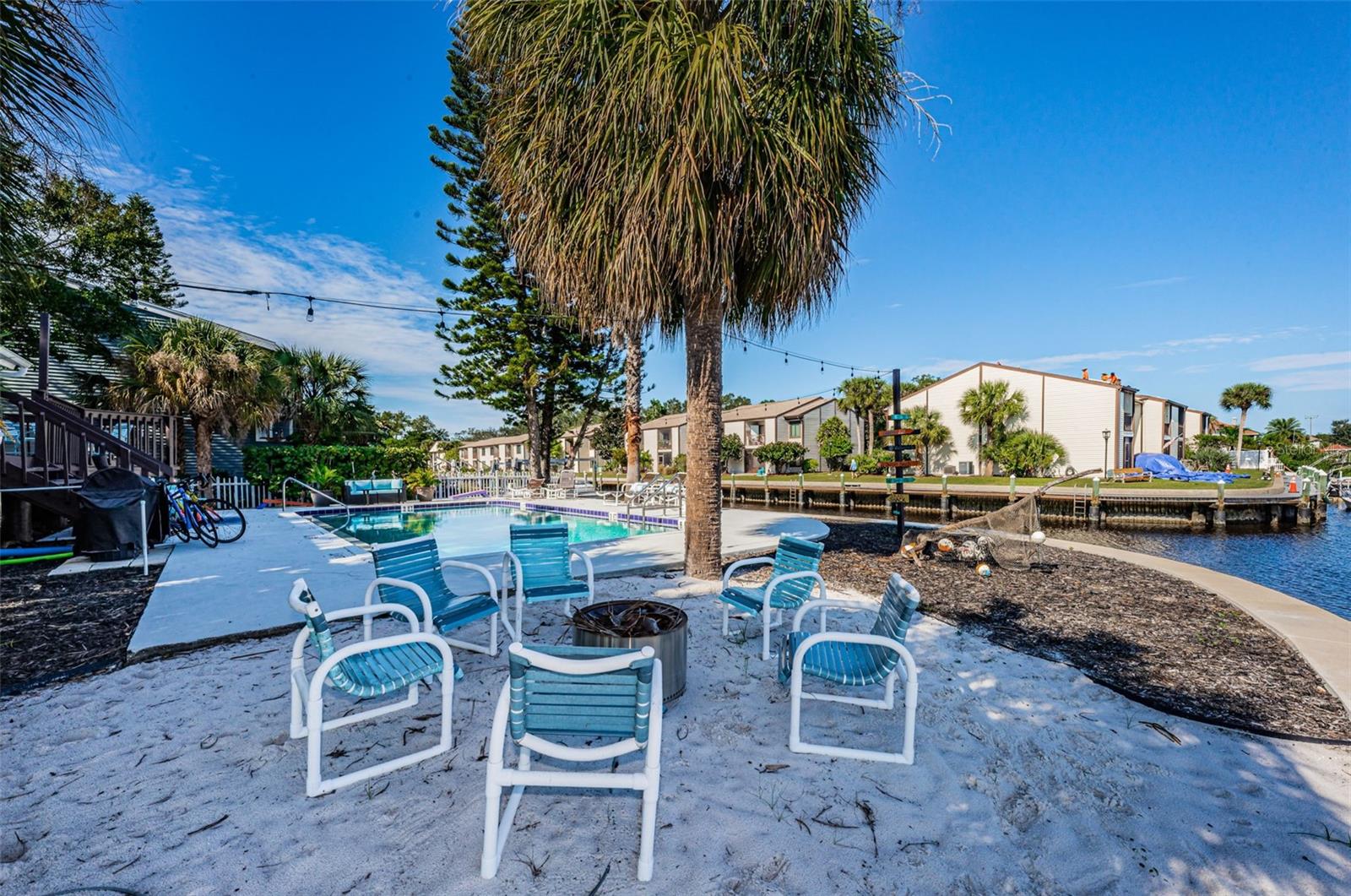 Image 65 of 84 For 200 Meres Boulevard 21