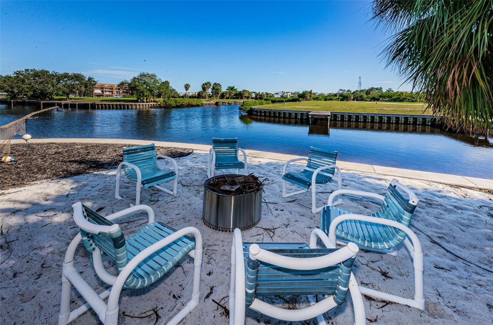 Image 66 of 84 For 200 Meres Boulevard 21