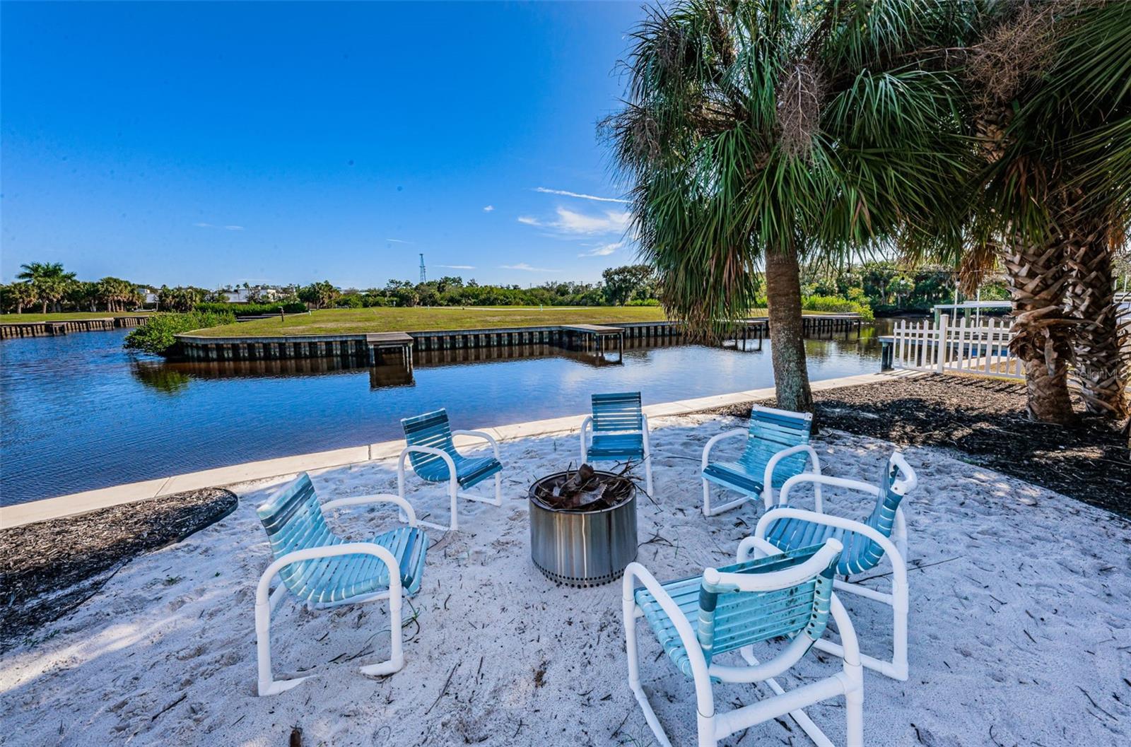 Image 67 of 84 For 200 Meres Boulevard 21