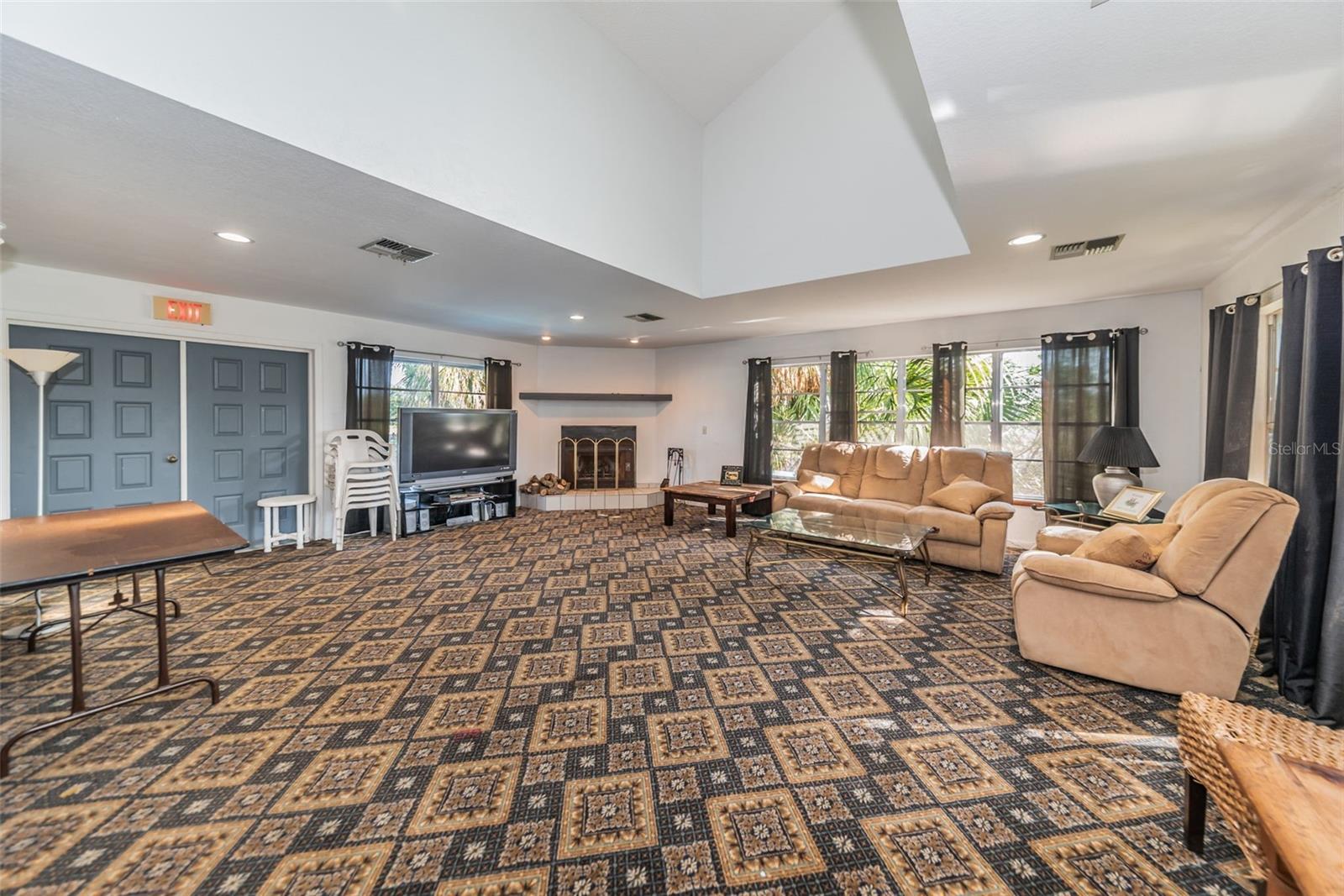 Image 72 of 84 For 200 Meres Boulevard 21