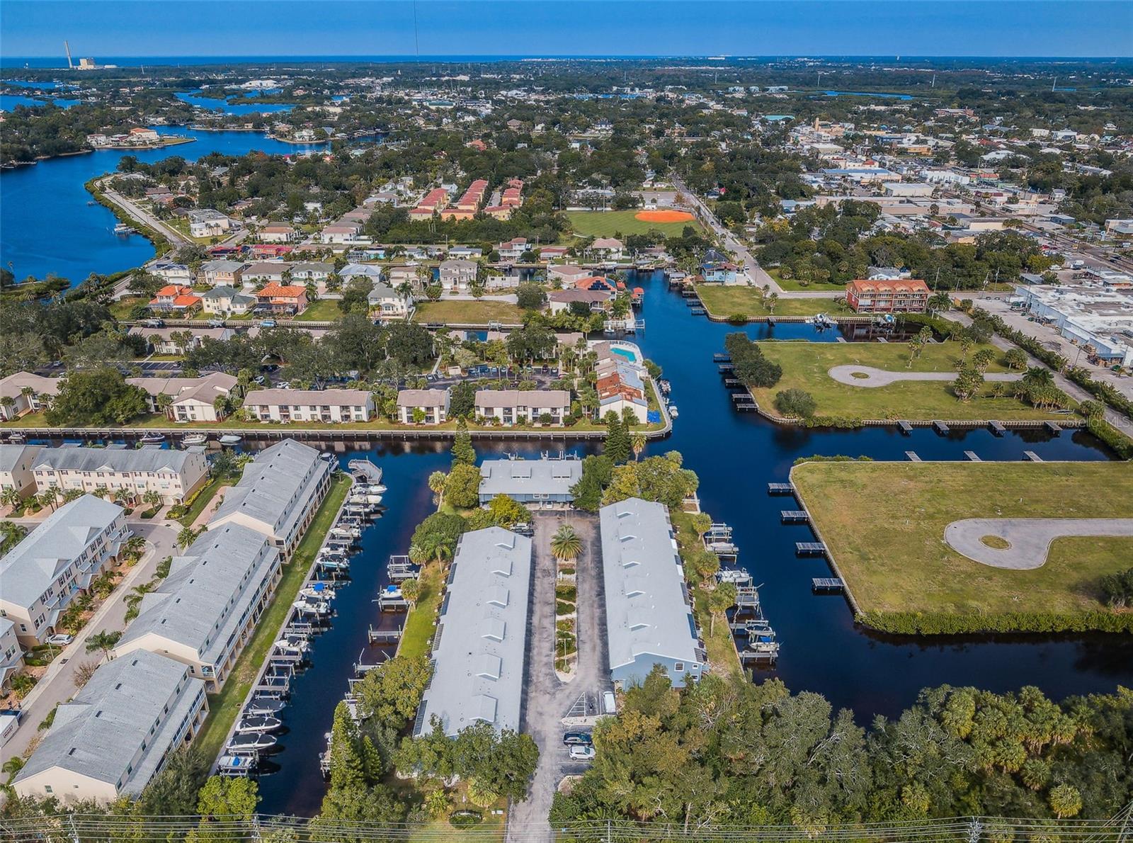 Image 83 of 84 For 200 Meres Boulevard 21