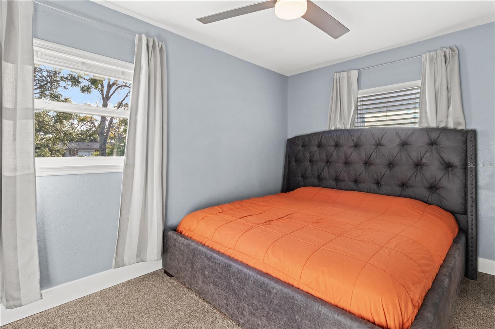 Listing photo id 13 for 6903 Travis Boulevard