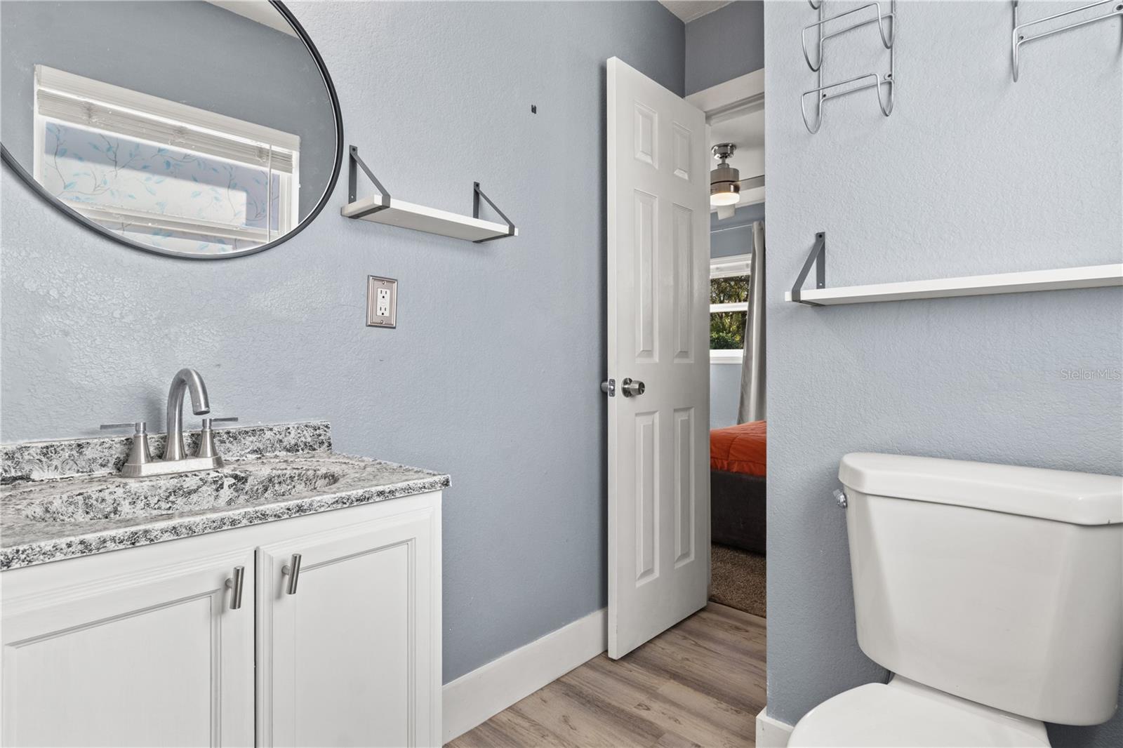 Listing photo id 15 for 6903 Travis Boulevard