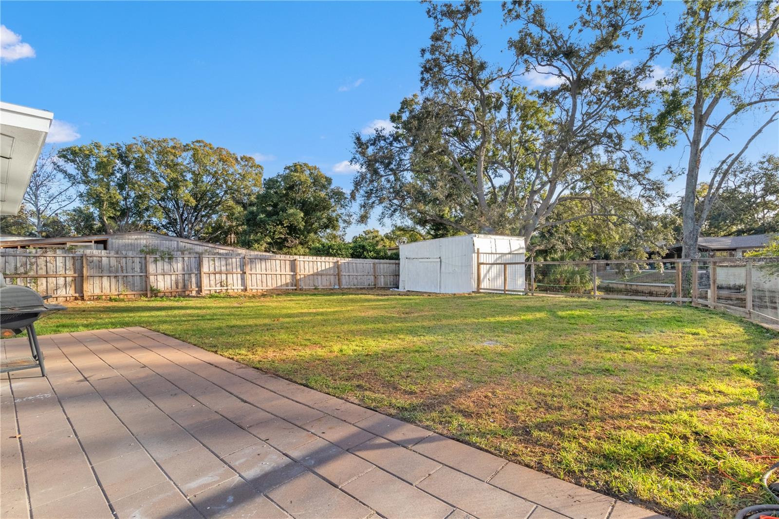 Listing photo id 26 for 6903 Travis Boulevard