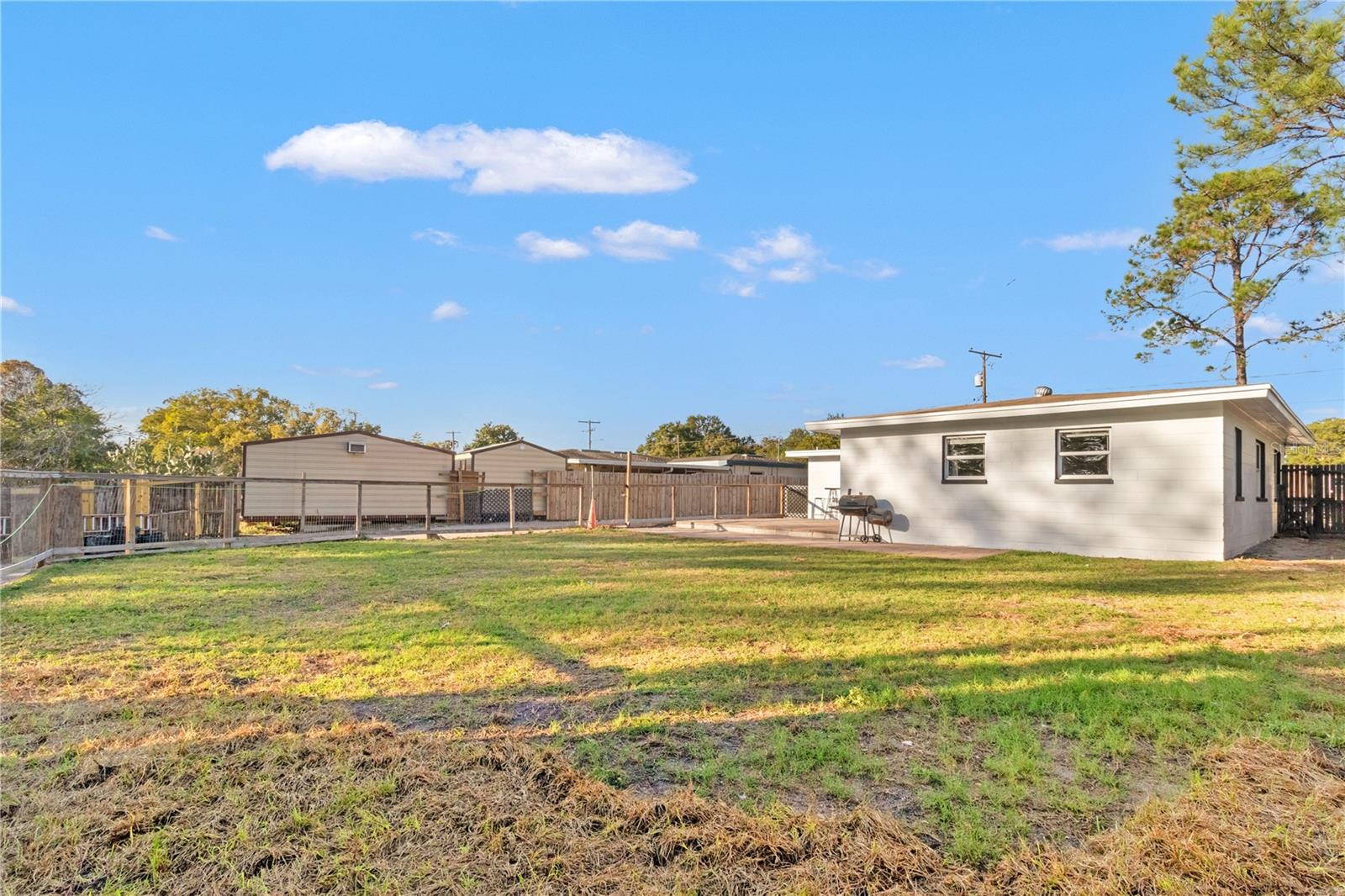 Listing photo id 28 for 6903 Travis Boulevard