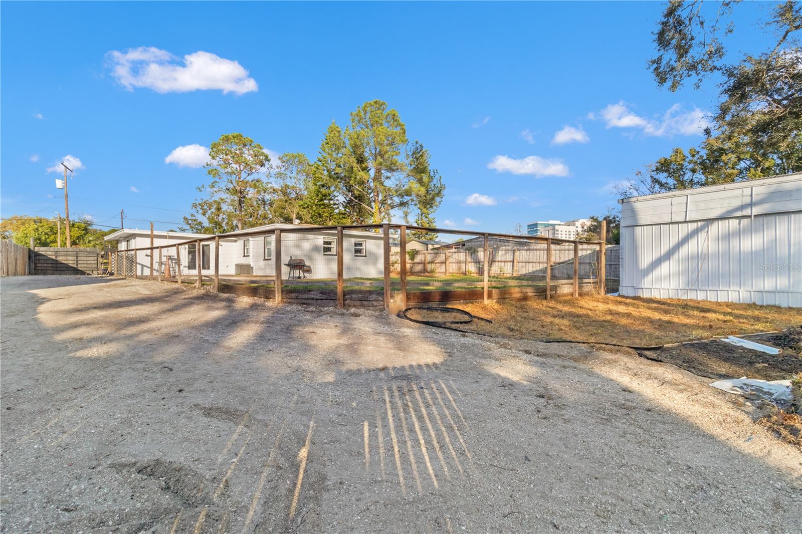 Listing photo id 29 for 6903 Travis Boulevard