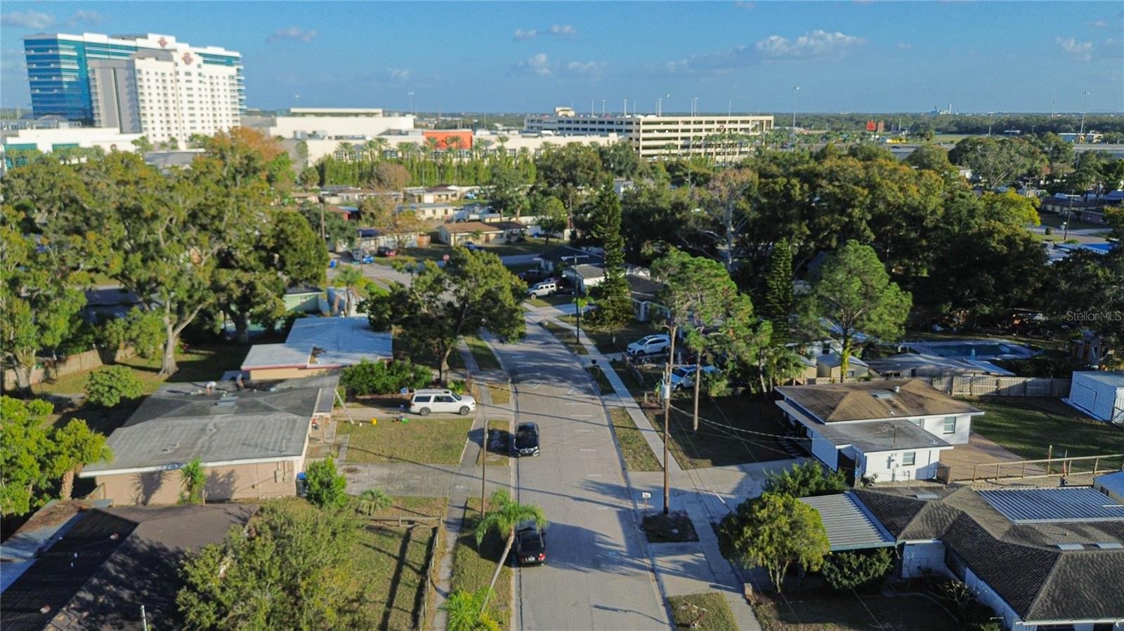 Listing photo id 36 for 6903 Travis Boulevard