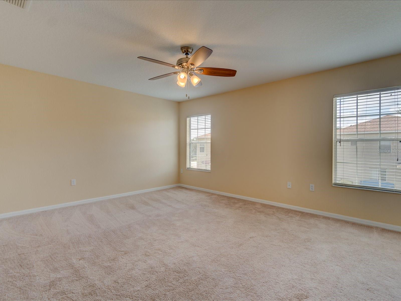 Image 20 of 30 For 17552 Queensland Street