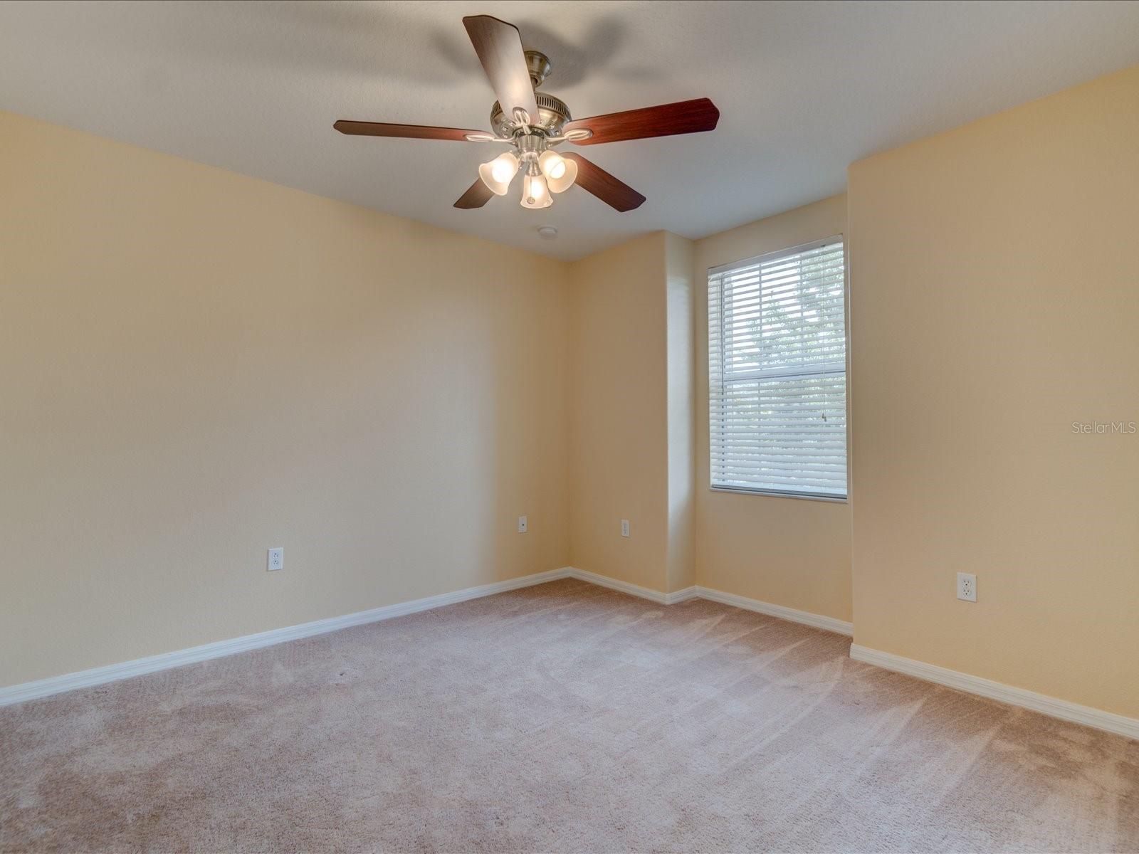 Image 27 of 30 For 17552 Queensland Street