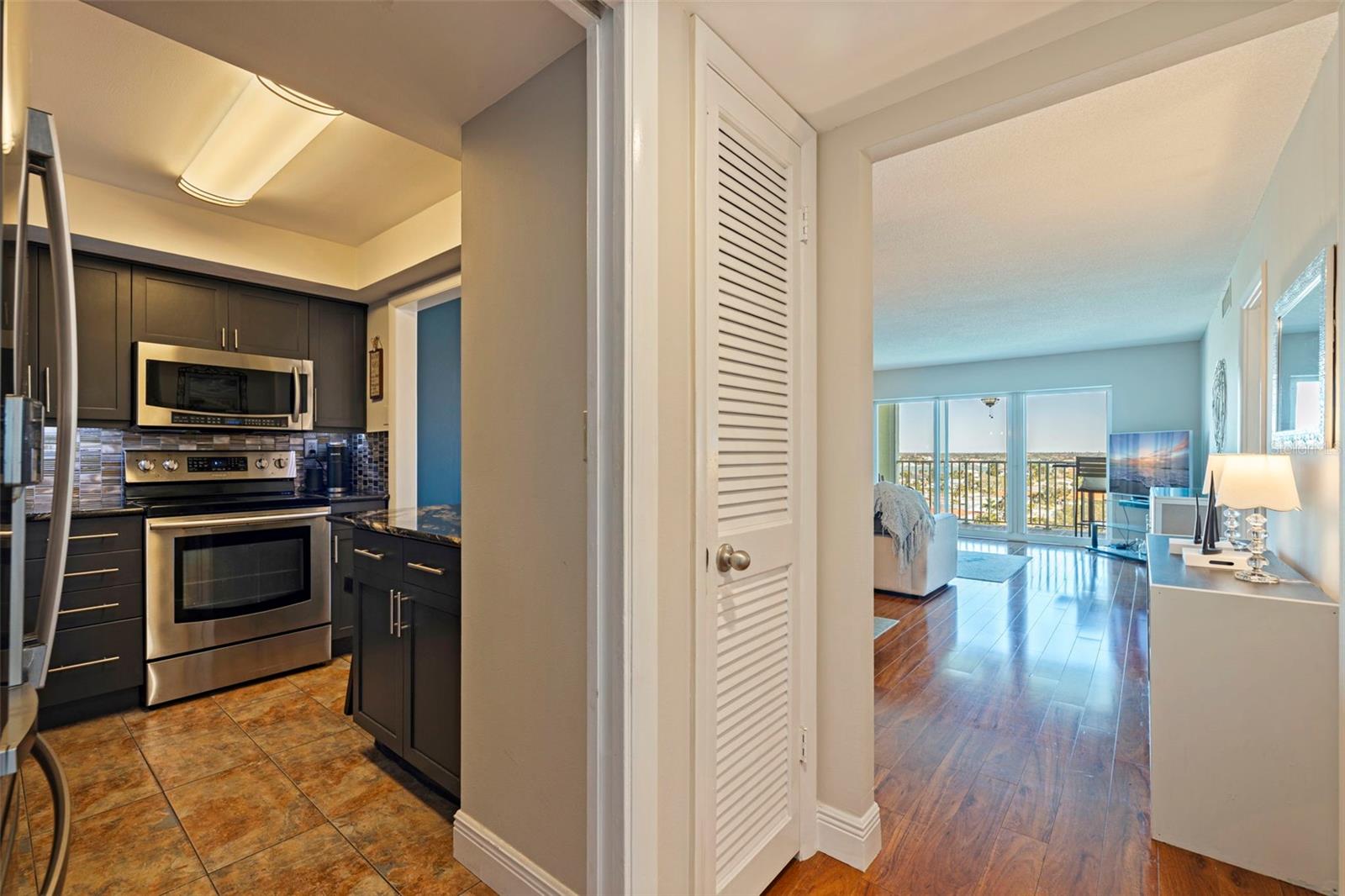 Image 5 of 45 For 420 64th Avenue 903