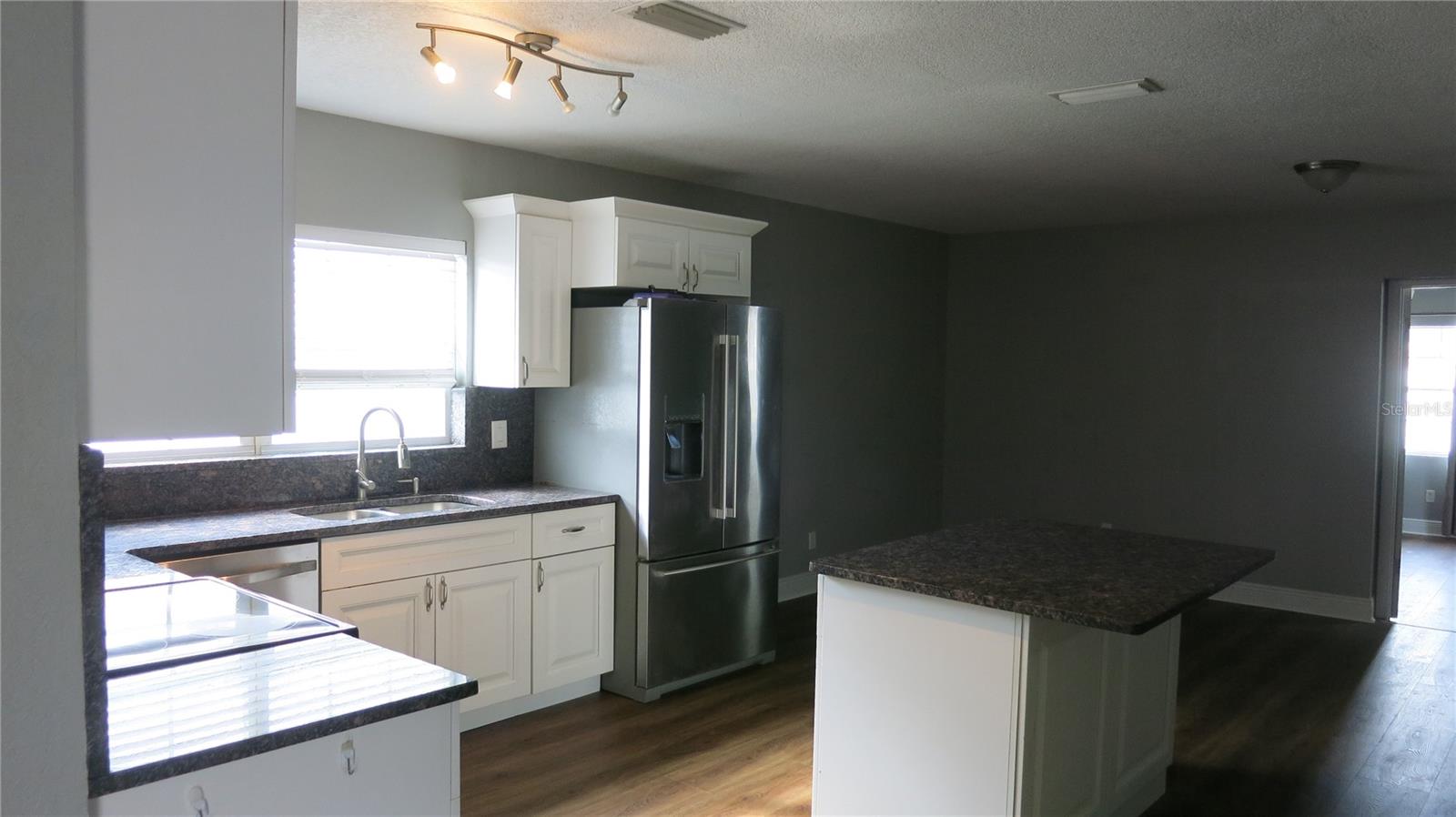 Image 13 of 52 For 7432 Oakvista Circle