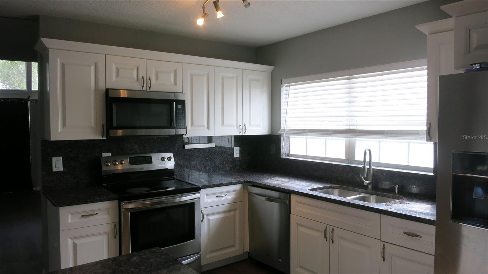 Image 17 of 52 For 7432 Oakvista Circle