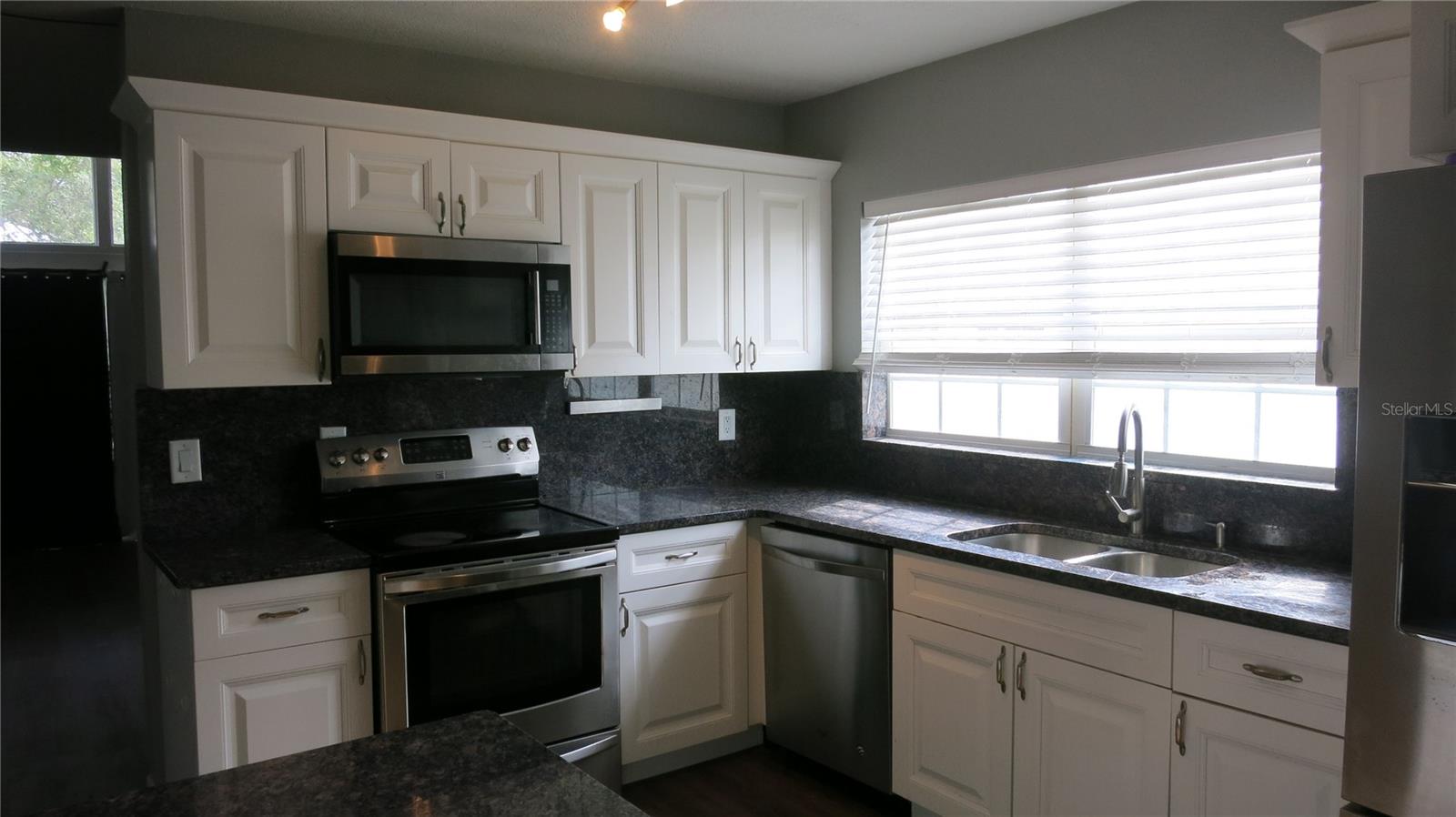 Image 21 of 52 For 7432 Oakvista Circle