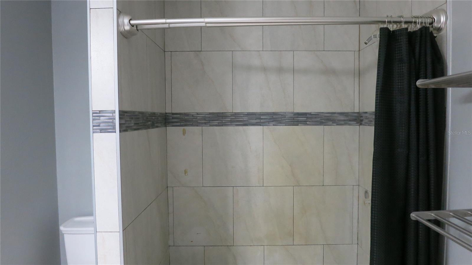 Image 25 of 52 For 7432 Oakvista Circle