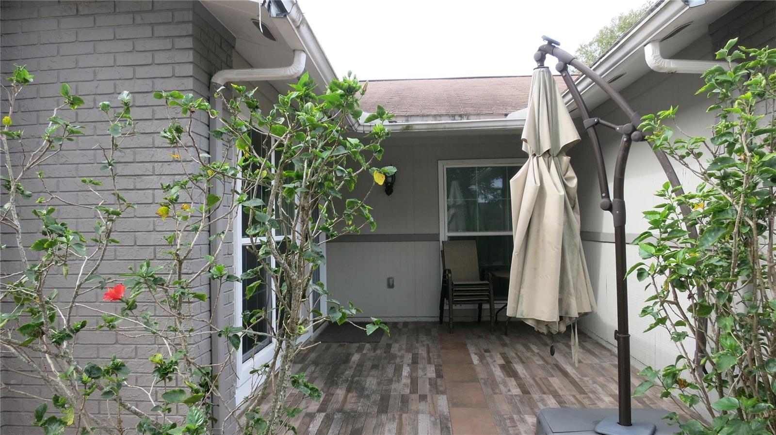 Image 3 of 52 For 7432 Oakvista Circle