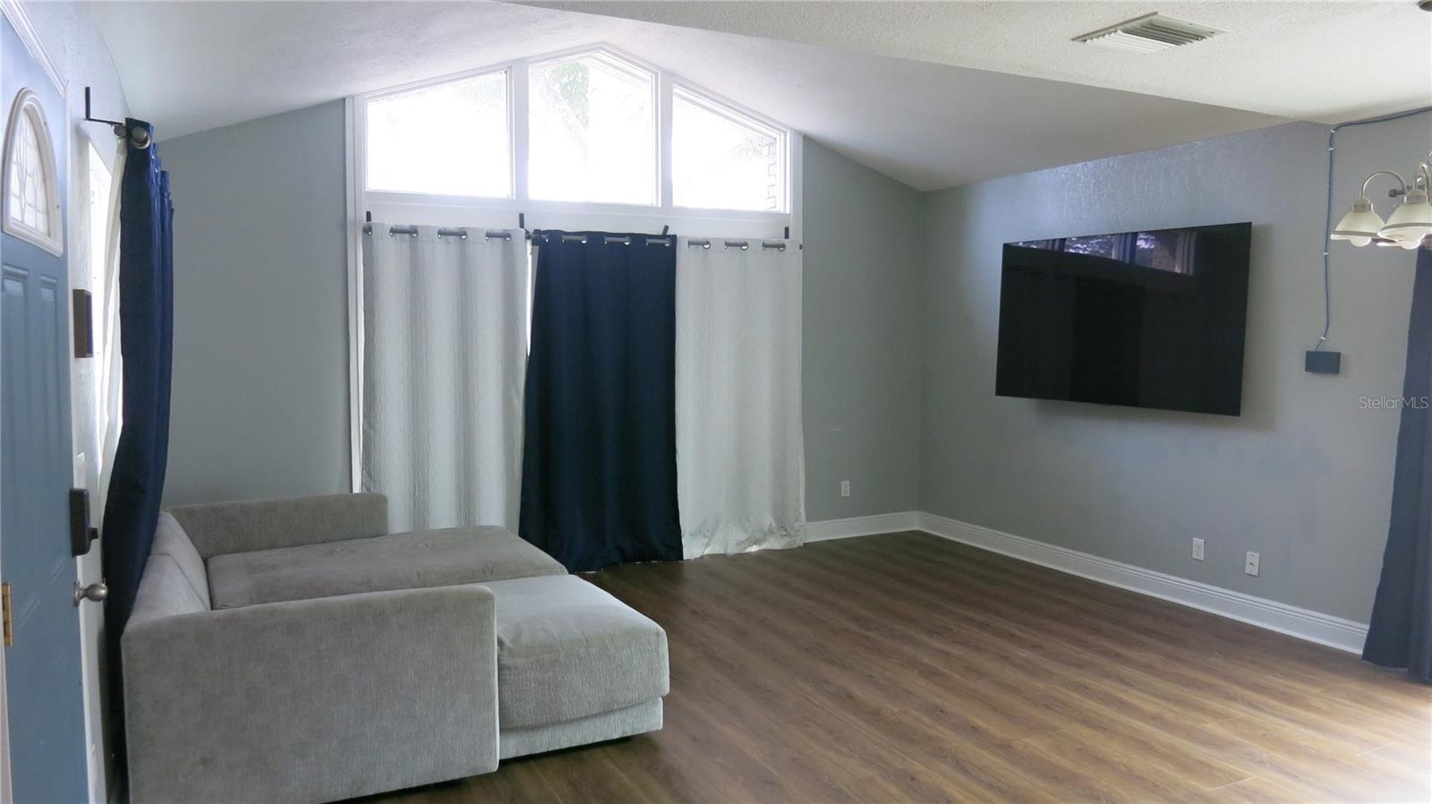 Image 7 of 52 For 7432 Oakvista Circle