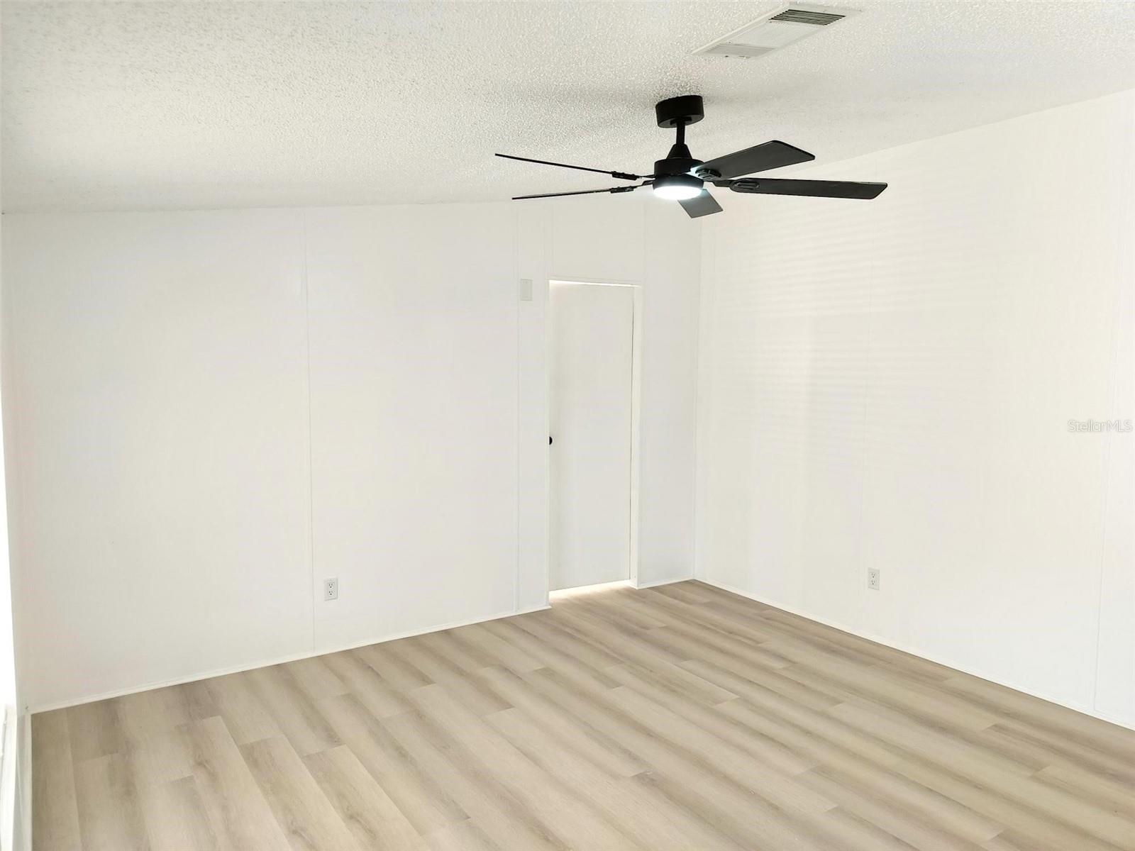 Image 18 of 26 For 4209 Loury Drive