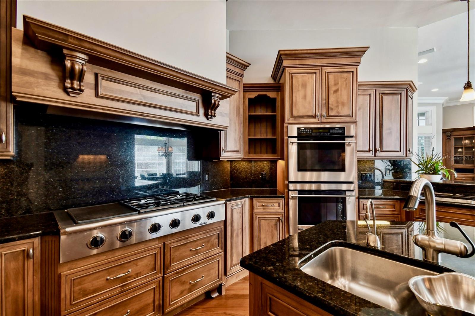 Listing photo id 15 for 704 Berrocales De Avila