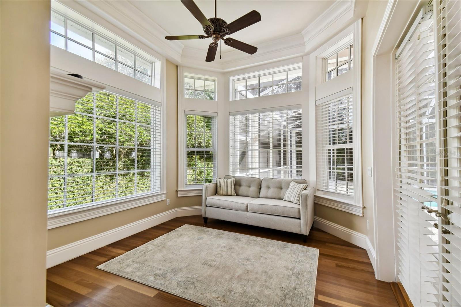 Listing photo id 23 for 704 Berrocales De Avila