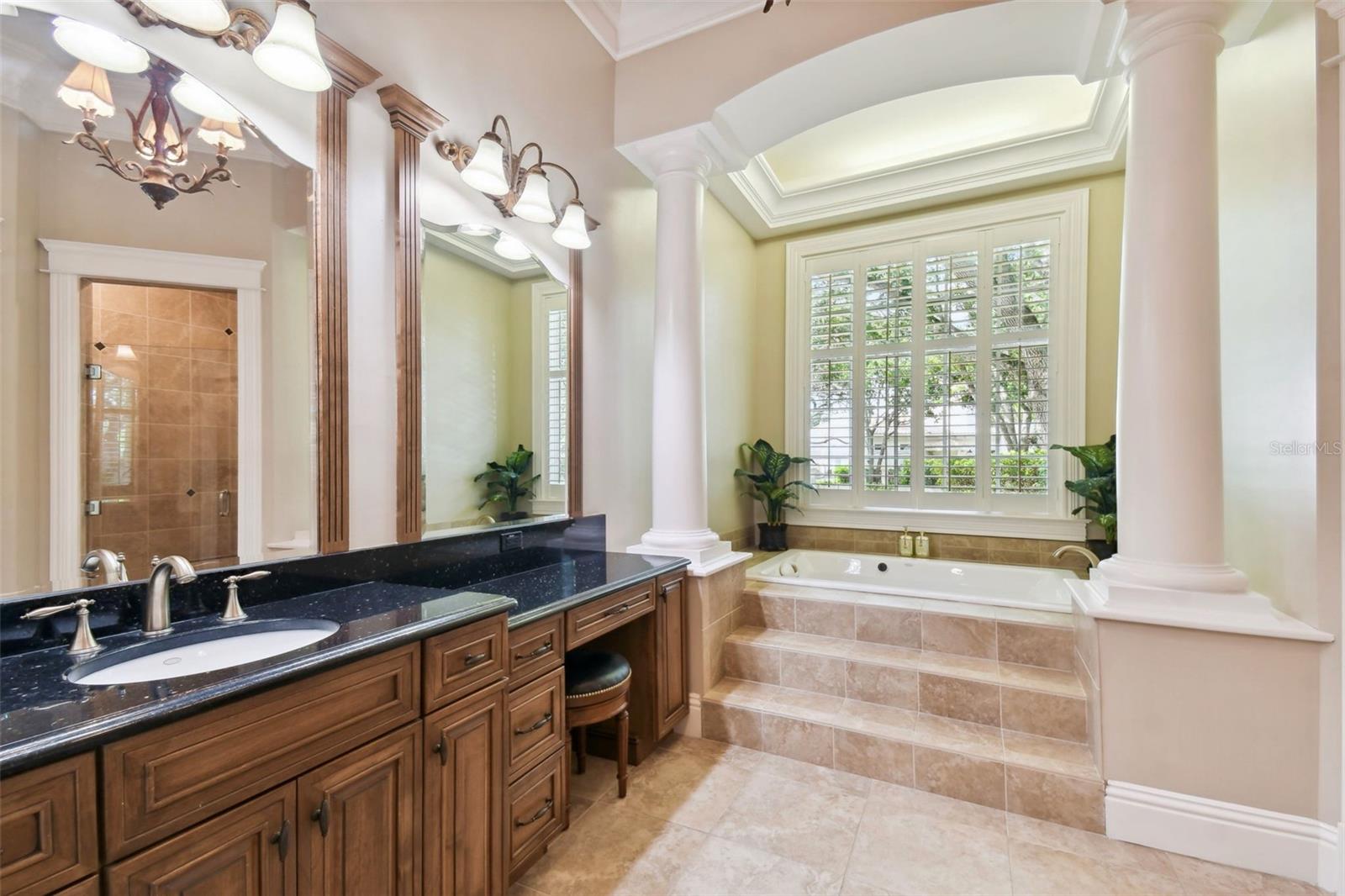 Listing photo id 26 for 704 Berrocales De Avila