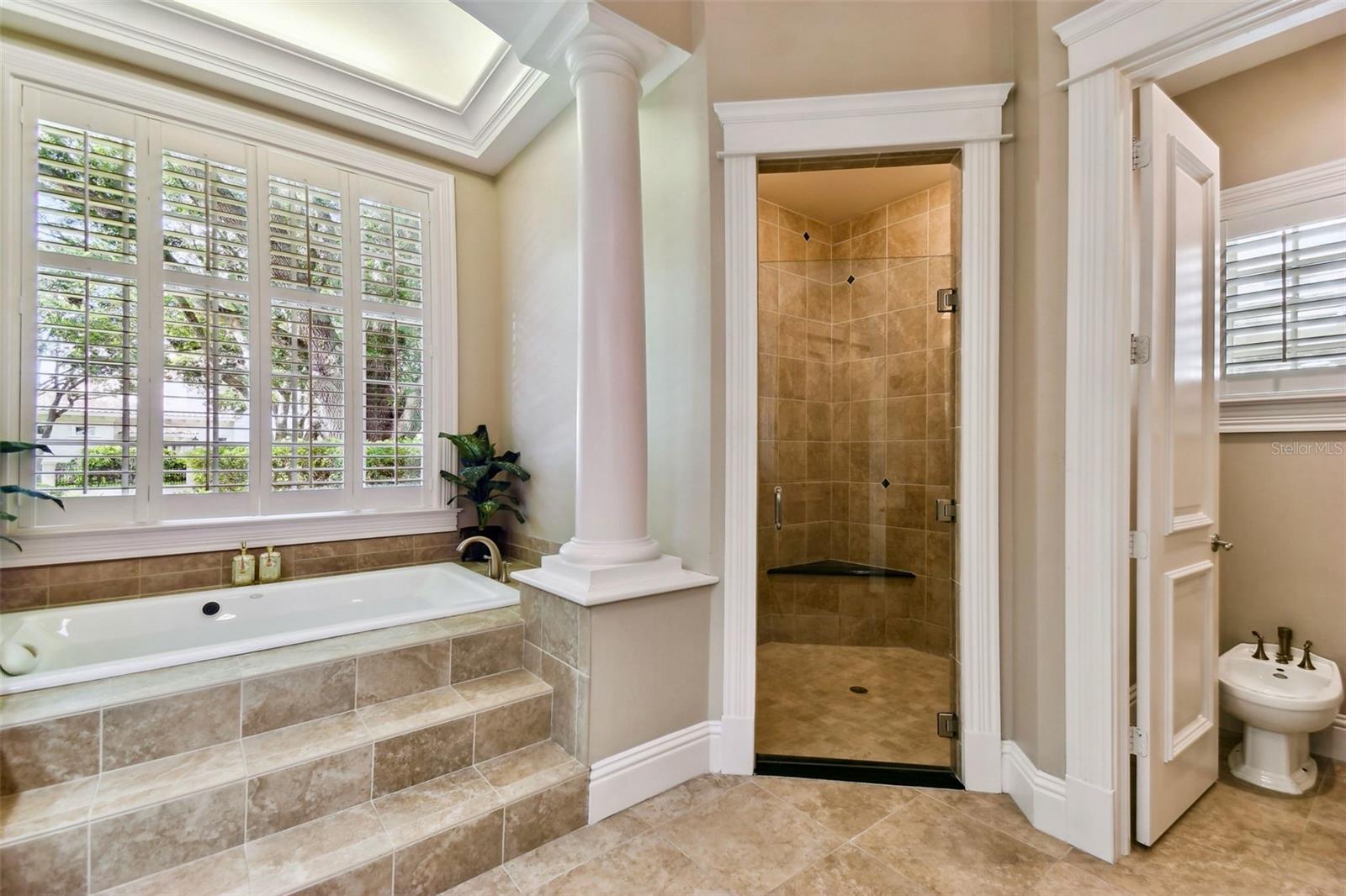 Listing photo id 27 for 704 Berrocales De Avila