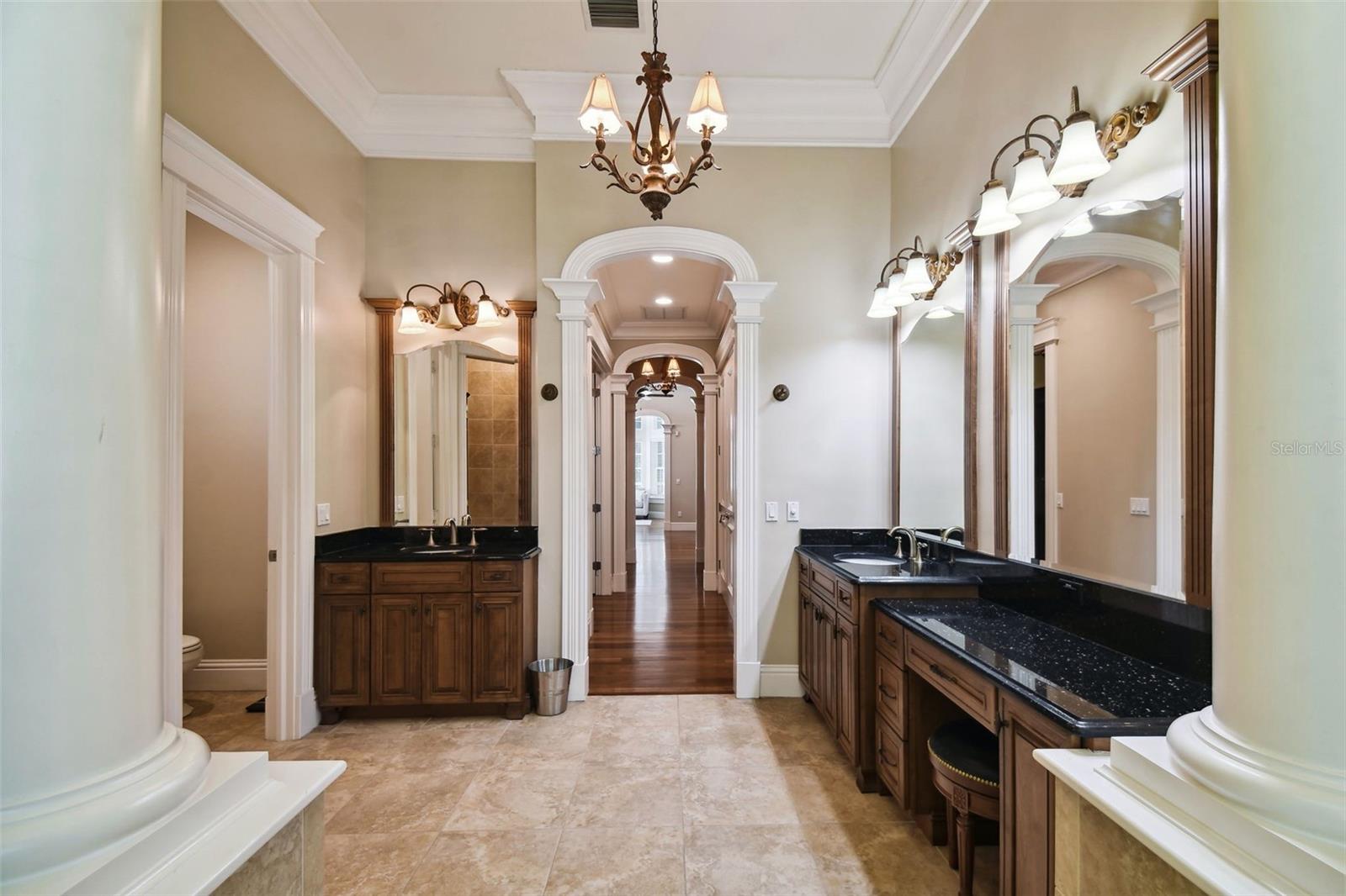 Listing photo id 30 for 704 Berrocales De Avila