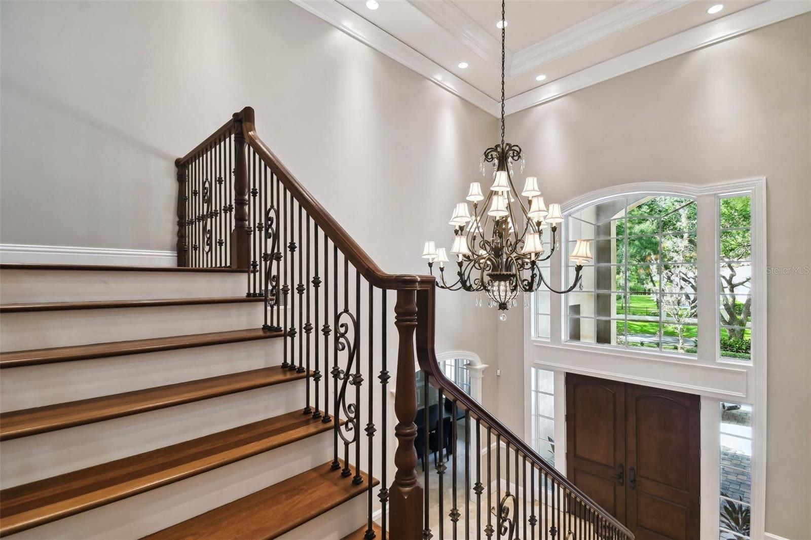 Listing photo id 35 for 704 Berrocales De Avila