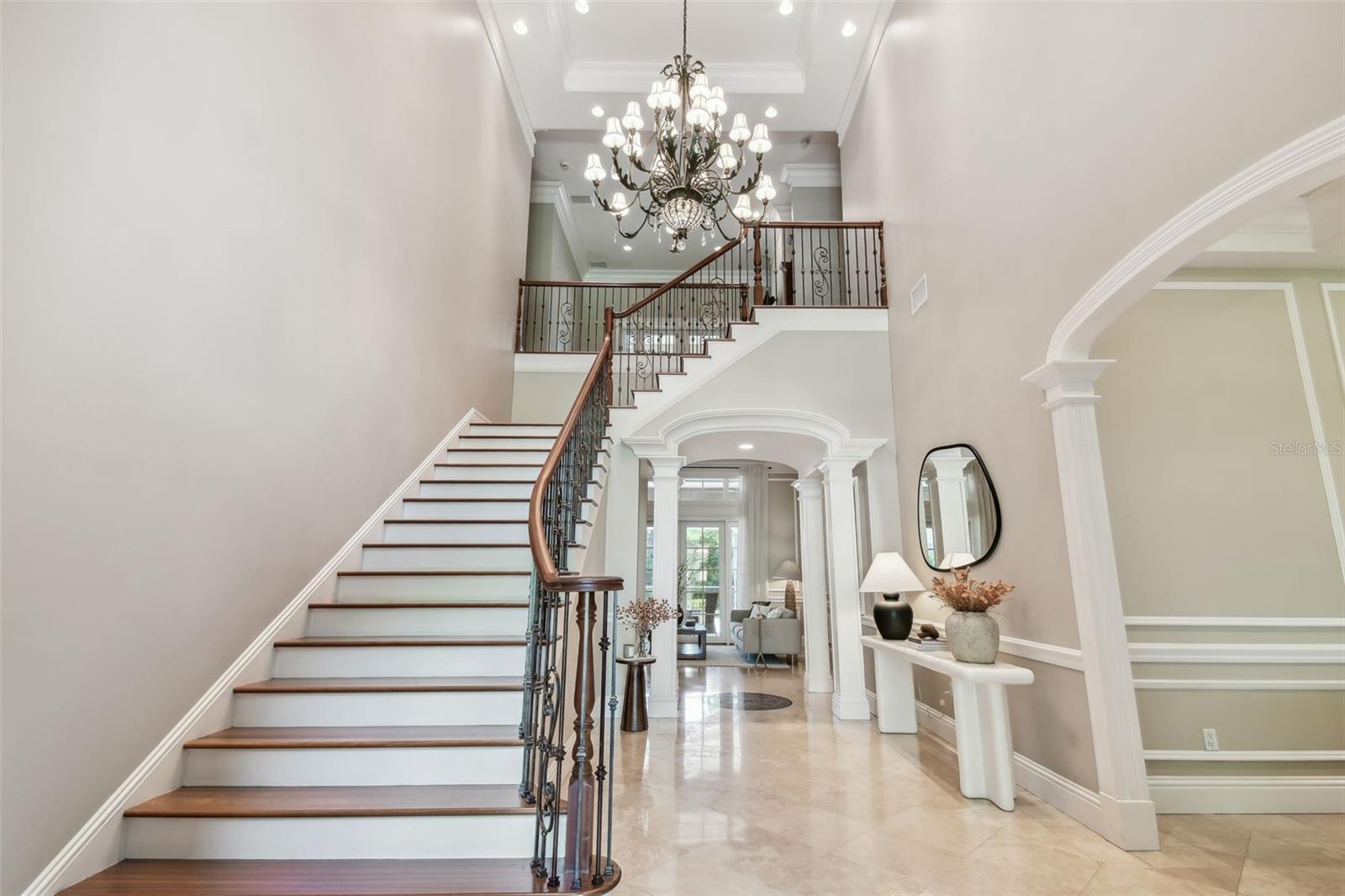 Listing photo id 2 for 704 Berrocales De Avila