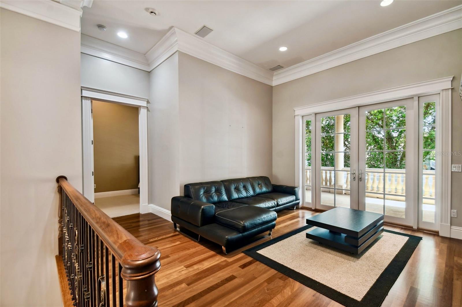 Listing photo id 41 for 704 Berrocales De Avila