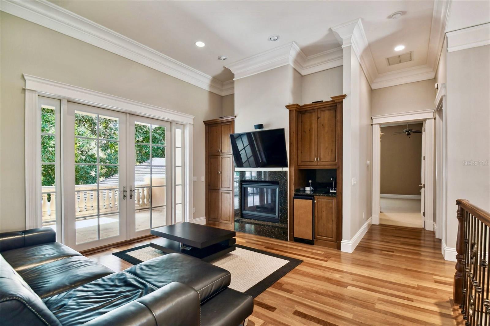 Listing photo id 42 for 704 Berrocales De Avila