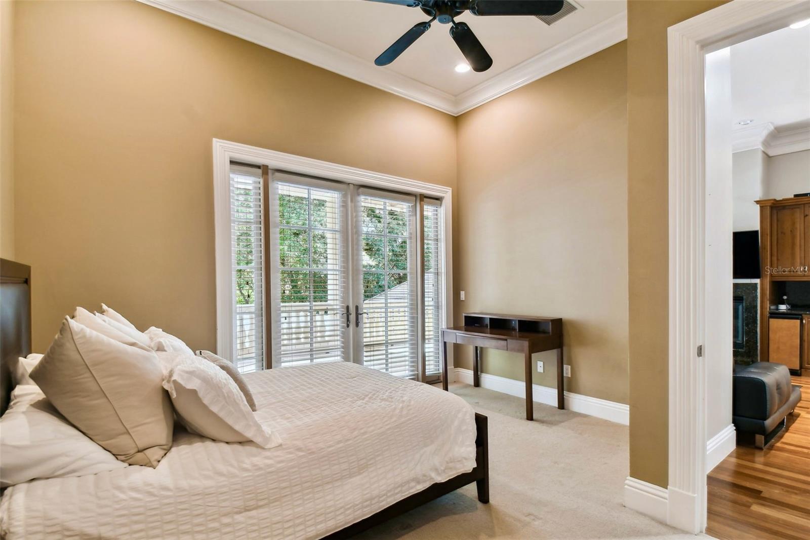 Listing photo id 43 for 704 Berrocales De Avila