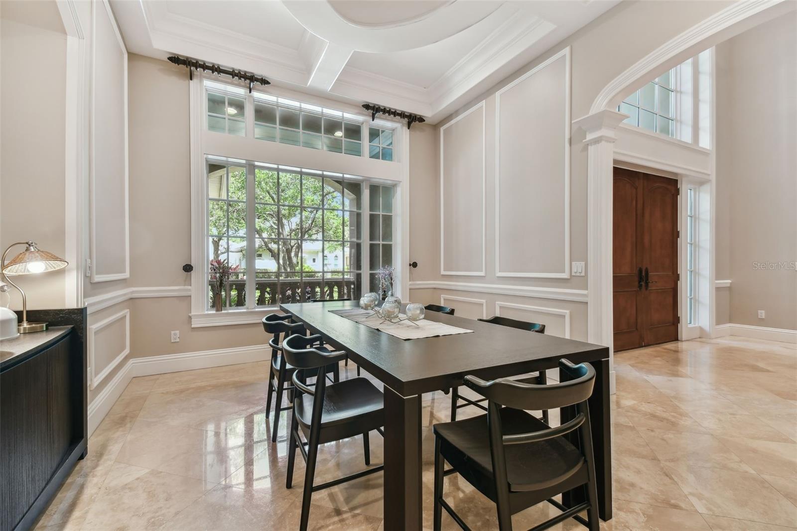 Listing photo id 4 for 704 Berrocales De Avila