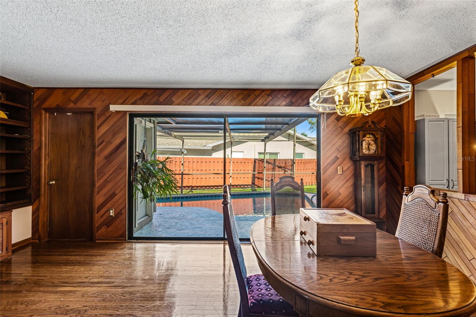 Image 17 of 64 For 2659 Diamond Head Drive N