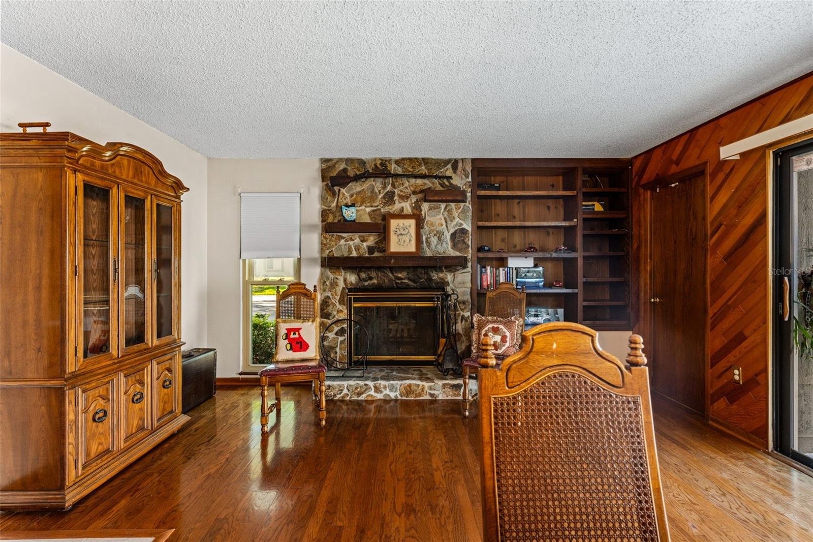 Image 19 of 64 For 2659 Diamond Head Drive N