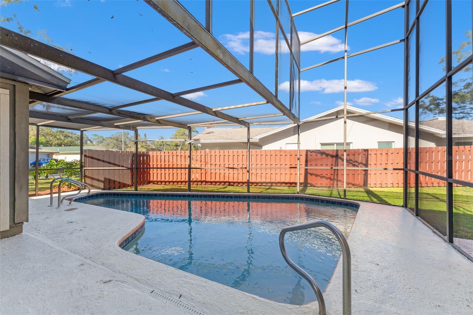 Image 25 of 64 For 2659 Diamond Head Drive N