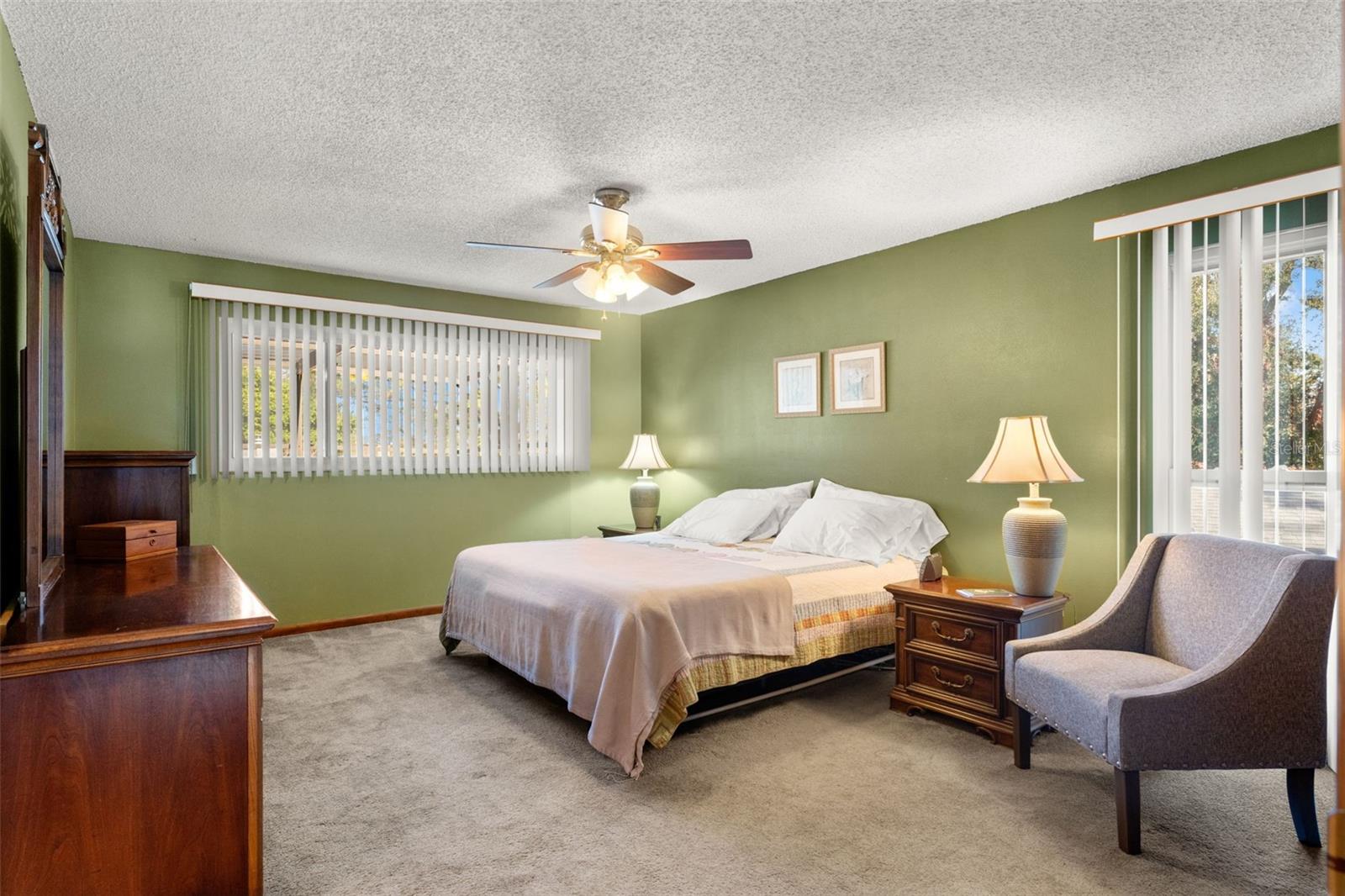 Image 40 of 64 For 2659 Diamond Head Drive N