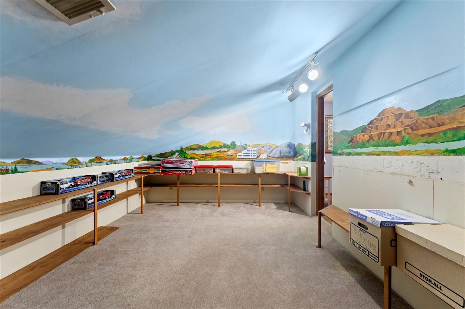 Image 56 of 64 For 2659 Diamond Head Drive N