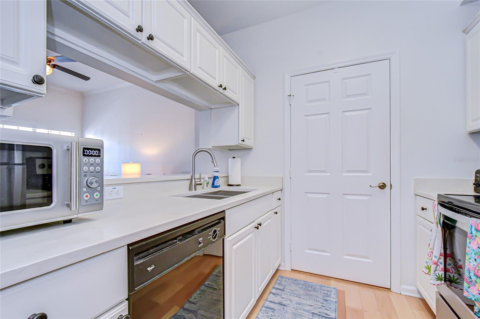 Image 11 of 83 For 800 Dakota Avenue 404